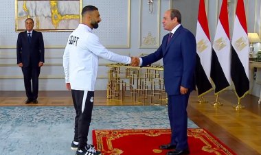 منحهم كأس الجدارة..  الرئيس السيسي يستقبل لاعبي المنتخب الوطني