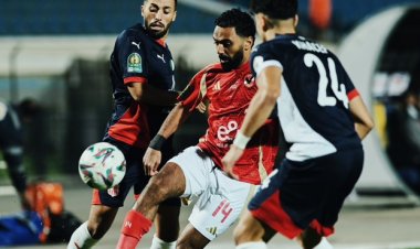 الشوط الأول.. تعادل إيجابي بين الأهلي وشباب بلوزداد