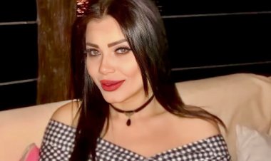 منى ممدوح تطلب الدعاء لوالدها بعد دخوله المستشفى