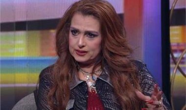 بصورهما ورسالة مؤثرة.. سيمون تهنئ والدتها الراحلة بعيد الأم