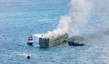 البحرية الأمريكية: اندلاع حريق بسفينة تابعة لنا كانت فى الطريق إلى غزة