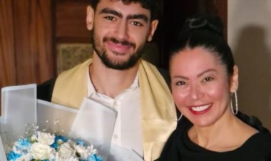 لقاء الخميسي تحتفل بتخرج نجلها من الجامعة: ابن قلبي وعمري اتخرج
