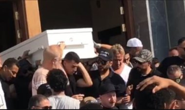 منهم هنا الزاهد وعمرو مصطفى.. تشييع جنازة والد تامر حسني بحضور نجوم الفن