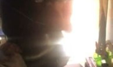 "أحتضنت ابنتها ".. الشرطة تنقذ سيدة ونجلتها بعد محاولتها القفز من أعلى بيتها بالشرابية 