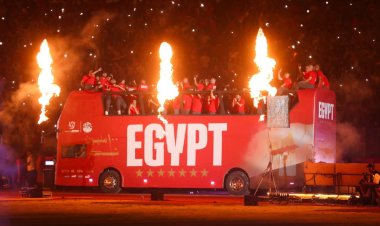 أحمد السعدني ينتقد احتفالية منتخب مصر باستاد القاهرة: "الدنيا بتمسخ جامد"