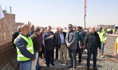 وزير النقل يتفقد مواقع العمل  بالمرحلة الثانية من مشروع تطوير الطريق الدائري