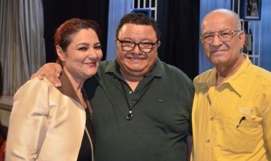 خالد جلال يشهد عرض المونودراما «ودارت الأيام» بمسرح الهناجر