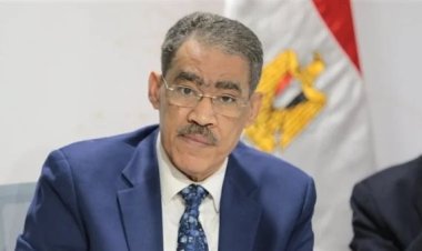 ضياء رشوان يُعد قائمة تضم 22 مساعدًا ومستشارًا ومعاونًا للعمل بالوزارة