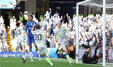 مانشستر سيتي يفوز على تشيلسي بثلاثية ويطارد أرسنال على صدارة الدوري الإنجليزي