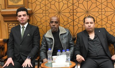 شبيه الفنان الراحل سليمان عيد يظهر في عزائه:"ساعدني كتير"