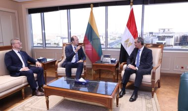وزير الاتصالات يبحث مع نظيره الليتوانى تعزيز التعاون بين البلدين