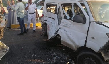 عاجل.. مصرع وإصابة 13 شخصًا في تصادم سيارتين ربع نقل وميكروباص بالكليو 30 بطريق الواحات