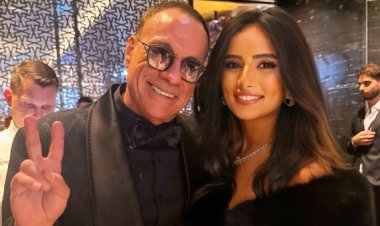 زينة تخطف الأنظار في دبي بلقاء فان دام وجولة داخل متحف مدام توسو