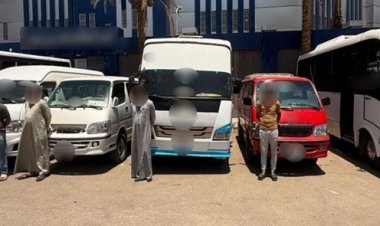 ضبط عدد من قائدى السيارات لقيامهم بالسير عكس الإتجاه بأحد الطرق بالشرقية