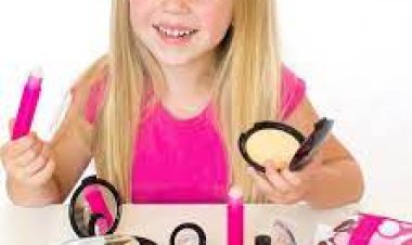 مخاطر استخدام منتجات العناية بالبشرة على الأطفال