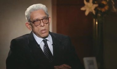 تقديرًا لمسيرته.. وضع لافتة "عاش هنا" أمام منزل الراحل داود عبد السيد