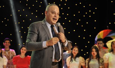 بالصور.. تامر عبدالمنعم في احتفالية العندليب الأسمر هرم من أهرامات مصر