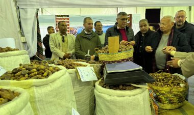 رئيس جهاز مدينة 6 أكتوبر يفتتح معرض أهلا رمضان بالحي الحادي عشر