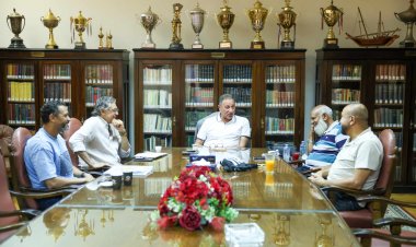 استمر ٨ ساعات.. تفاصيل اجتماع الخطيب مع لجنة التخطيط بالأهلي