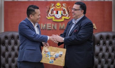 سفير مصر في كوالالمبور يلتقي وزير البيئة الماليزي