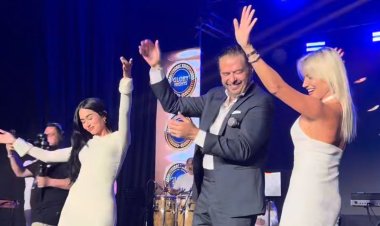 وسط رقص المعجبات وتفاعلهن.. راغب علامة يحيي ليلة لا تُنسى في المكسيك