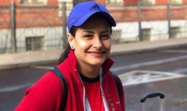 المؤلفة رشا عزت الجزار تتبرع بمستلزمات طبية صدقة على روح والدها