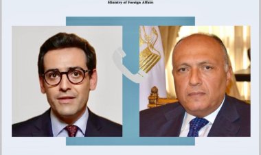 وزير الخارجية يتلقى اتصالًا من نظيره الفرنسي