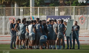 لاعبو الزمالك يصلون مطار القاهرة استعدادًا للسفر إلي المغرب