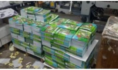 في أول أيام العام الدراسي.. ضبط كتب مدرسية مطبوعة دون ترخيص داخل مطبعة بالنزهة 