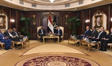 وزير الداخلية يبحث من نظيره السوداني تعزيز التعاون وتبادل الخبرات التدريبية والمعلوماتية