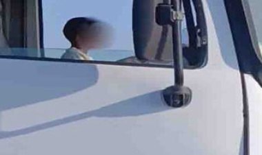 "عمره 12 سنة".. كشف ملابسات فيديو قيادة طفل لسيارة نقل ثقيل بكفر الشيخ 