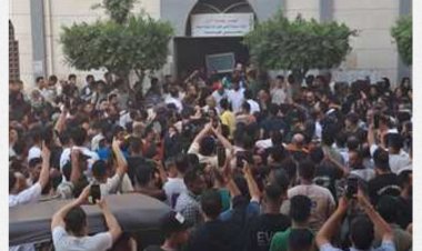 الآلاف يشيّعون جثمان الفنان أحمد عامر  بسمنود (صور)