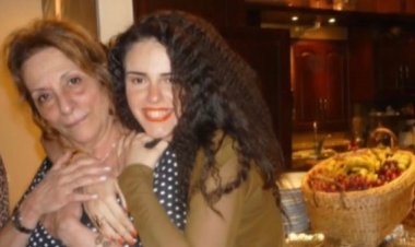 دنيا عبد العزيز تتذكر والدتها: «سبعون شهرًا من المتاهة وفقد الروح»