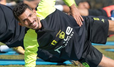 «فتوح» يشارك في جزء من مران الزمالك بالجزائر