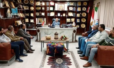 «الصحة» تبحث مع مديري الإدارات الفنية لمناقشة خطة توفير المخزون الاستراتيجي من الأدوية