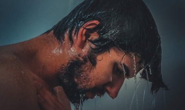 نادرًا ما يستحم.. سيدة تقدم طلبًا للطلاق من زوجها بسبب نظافته