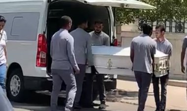 وصول جثمان لطفي لبيب إلى كنيسة مارمرقس.. ووزير الثقافة يشارك في الجنازة