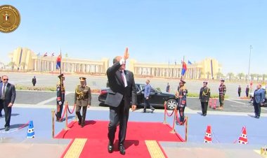 وصول الرئيس السيسي إلى ساحة الشعب.. بداية جديدة في العاصمة الإدارية الجديدة