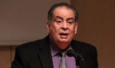 يوسف زيدان يستعين بـ مجدي يعقوب ومحمد صلاح للدفاع عن عمرو دياب.. ما القصة؟