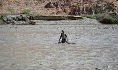خلف عشرات القتلى.. عباس شراقي يكشف عن سر انهيار سد أربعات السوداني