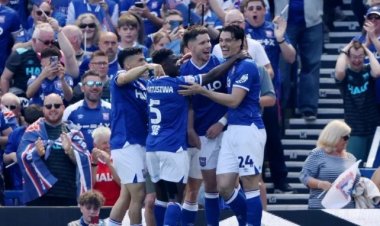 "إبسويتش تاون" يعود إلى الدوري الإنجليزي الممتاز