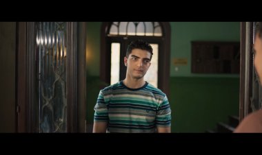 معتز هشام عامل ديلفري في الحلقه الأولى من مسلسل خمسين خمسين