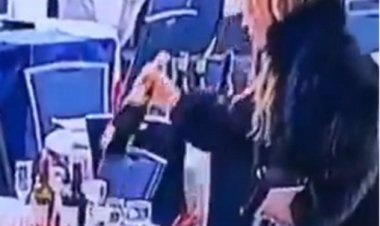 “لطشت زجاجة شمبانيا”.. صحفية تستغل انشغال الجميع بمحاولة اغتيال ترامب في حفل عشاء مراسلي البيت الأبيض