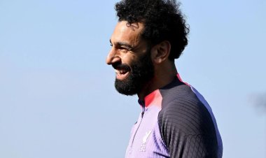 عودة محمد صلاح للتدريبات مع ليفربول قبل مواجهة سباراتا براج (صور)