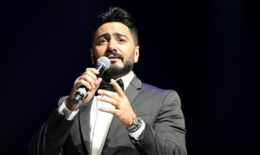 تامر حسني يوجه رسالة مؤثرة لجمهور حفله بالكويت بسبب الحالة الصحية لنجله آدم