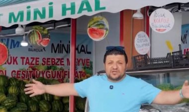 "صلاح جاي".. بائع تركي يعد بتوزيع البطيخ مجانا | فيديو