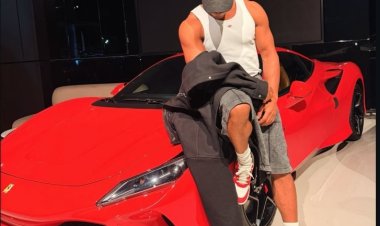 بعد وفاة والده.. محمد رمضان يوجّه رسالة مؤثرة: “الحياة تستمر.. حتى لو كانت مؤلمة”