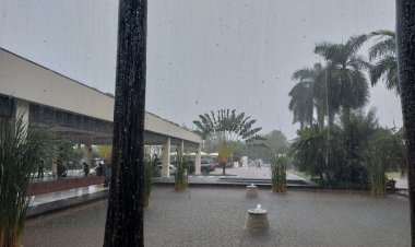 أمطار غزيرة في استقبال بعثة الأهلي بتنزانيا