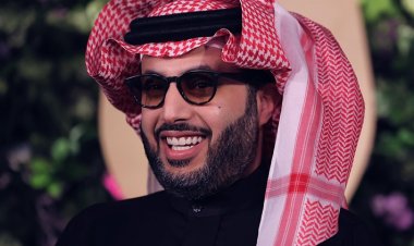 تركي آل الشيخ ينفي منح إقامة ذهبية لصاحب واقعة فتاة الأتوبيس