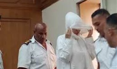 بدء جلسة محاكمة مضيفة طيران بتهمة قتل ابنتها بالتجمع الخامس